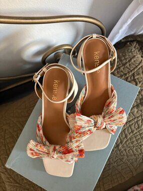 Kensie Floral Bow Heeled Sandals